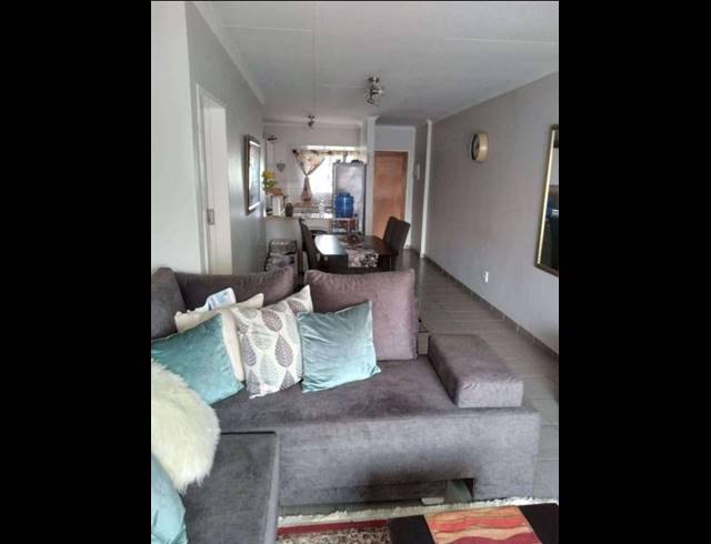 1 BEDROOM APARTMENT FOR SALE IN DIE HOEWES